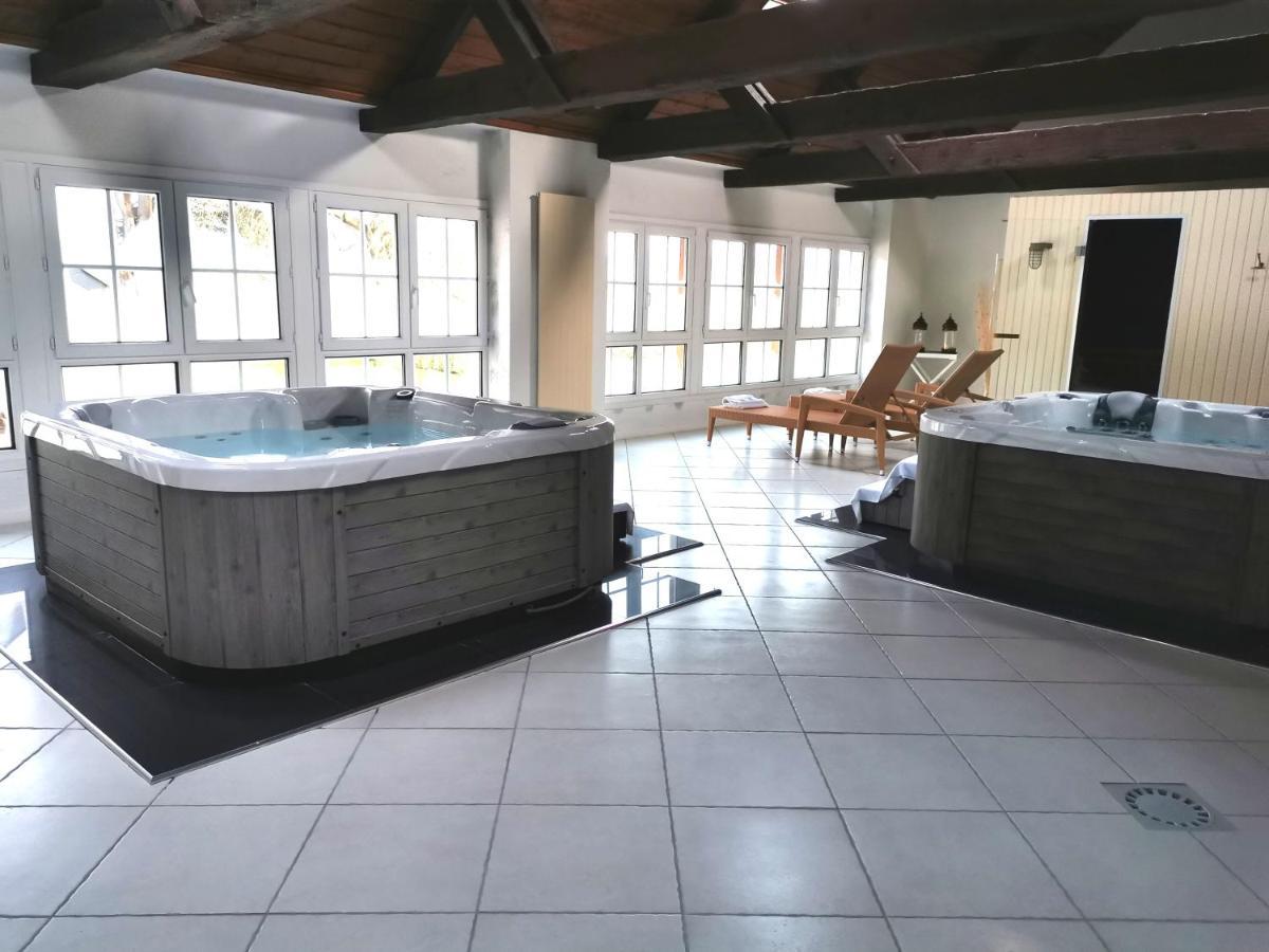 Grand Hotel "Chateau De Sully" - Piscine & Spa -Teritoria Sully  Ngoại thất bức ảnh